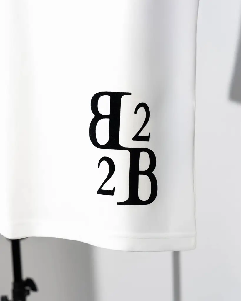 T-Shirt White Shadow — Preview 3